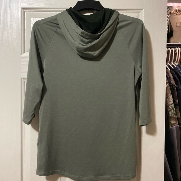 Under Armour green 3/4 sleeve lightweight hoodie - Picture 2 of 3